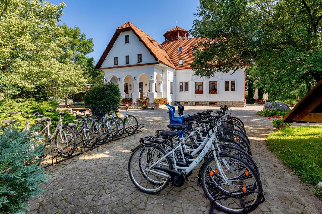 Conacul Secuiesc-Szekelyko Kuria Hotel Coltesti Exterior photo